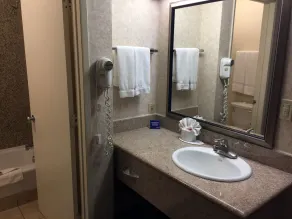 Triplodge of Santa Clarita - Salle de bain