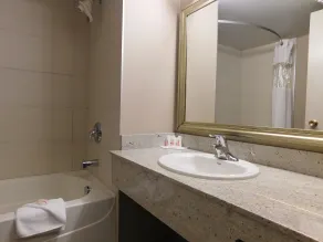 Ramada by Wyndham Kamloops - Chambre