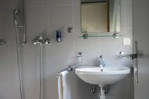 Hôtellerie Franciscaine - Badezimmer