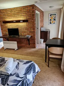Toora Lodge Motel - Room