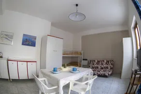 Furnished Open-space Apartment Near the sea and Commercial Points - Zona de estar