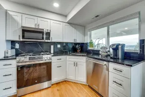 Stunning Lake Sammamish Views! Bellevue Retreat - Innvendig