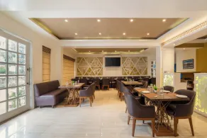 Clarks Inn Bhowali, Nainital - Restaurant