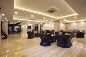 Verse Hotel Cirebon - Coin salon dans le hall