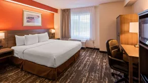 Charlevoix Inn & Suites SureStay Collection by Best Western - Chambre