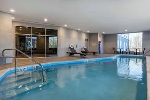 Cambria Hotel West Orange - Piscine