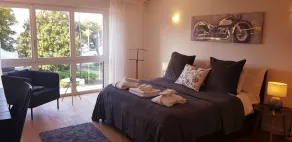 citycentre lake view apartment - Habitación