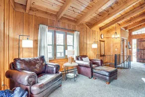 Modern Cabin Slps 7 with Games and on the resort! - Innvendig