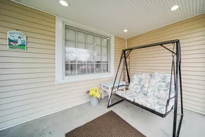 Walk to Edinboro Lake: Cozy Cottage w/ Porch! - Interior