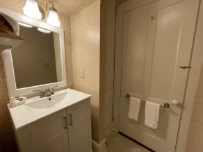Deerfield Valley Inn - Mt Snow BnB Fireplace Rooms and Breakfast - Badezimmer