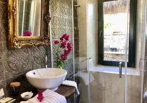 Villa Vager Mani Hotel - Bad