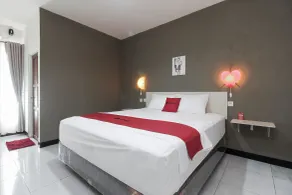 RedDoorz At Jalan Bukit Keminting - Room