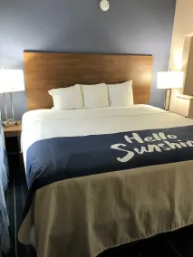 Days Inn by Wyndham Panama City - Room
