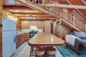 Rhinelander Waterfront Cabin w/ Deck & Fire Pit! - Innvendig