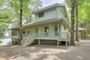 Lakefront Winnsboro Home w/ 20+ Acres! - Interior