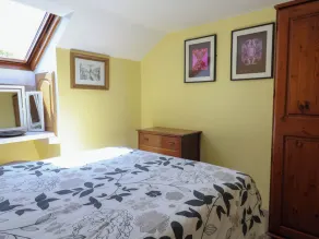 Spring Cottage - Camera
