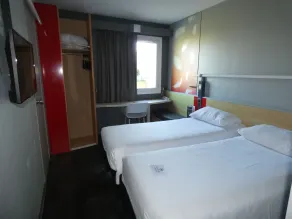 ibis Saintes - Room