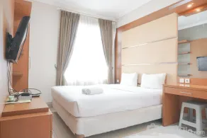 Comfort and Simply Look 1BR at Bellezza Apartment By Travelio - Værelse