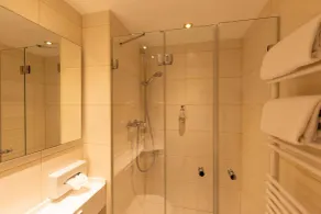 Parkhotel - Bathroom