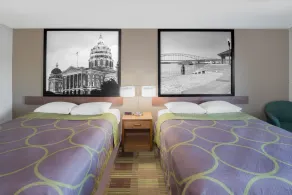 Super 8 by Wyndham Toledo - Zimmer