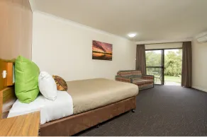 Renmark Country Club - Room
