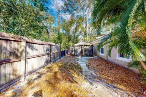 Centrally Located Home w/ a Fire Pit, Large Yard - Interiør