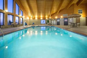 AmericInn by Wyndham New London - Pool