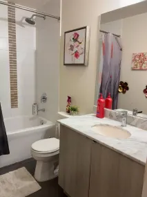 Charmant appartement entièrement équipé avec sauna, piscine et barbecue | Vue ville - Salle de bain