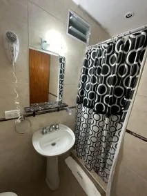 Hotel Quito - Bathroom