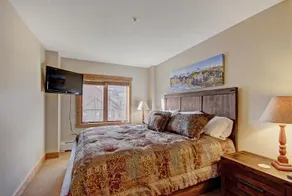 2301 Red Hawk Lodge - Rum