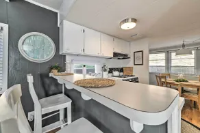 New Concord House w/ Lake Access + Fire Pit! - Innvendig