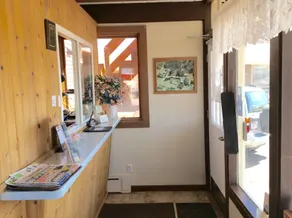 Budget Host Inn Iron Mountain - Lobby