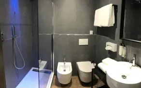 Hotel Roxy - Bathroom