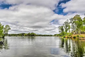Dock + Fire Pit: Lakefront Living in Abbeville! - Innvendig