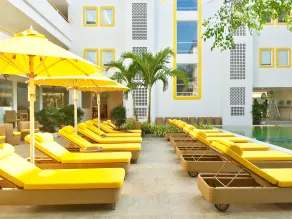 Bloom Hotel - Calangute - Pool