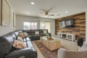 Game Room, Hot Tub & Gas Grill: Chic Indio Oasis! - Parte interna