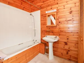 Rowan Lodge - Bathroom