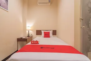 RedDoorz at H Agus Salim Street Pontianak - Room