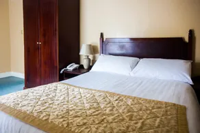 Commodore Hotel - Habitación