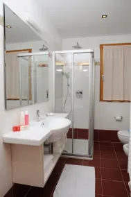 Residence Marisol Camere & Appartamenti - Mezzana Centre - Bathroom