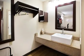 Red Roof Inn PLUS Nashville South - Fairgrounds - Chambre