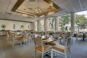 Holiday Inn Westbury-Long Island by IHG - Restaurant