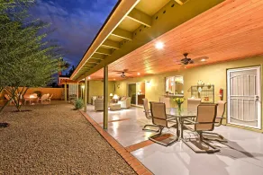 Lovely Phoenix Home w/ Expansive Patio & Fire Pit! - Interiør