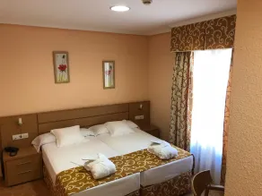 Hotel Balneario de La Virgen - Chambre