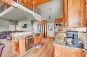 Farm Retreat w/ Furnished Patio: 12 Mi to Mckinney - Interiör