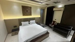 The PratiQ Luxe - Paschim Vihar - Quarto