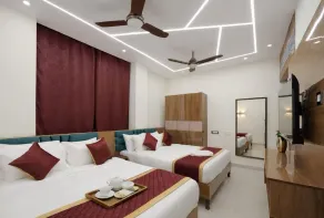 Hotel SVR Grand - Chambre