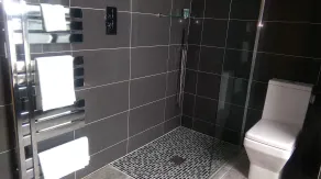 The Castle Apartments - Banheiro
