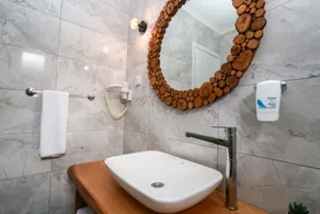 Dedeminn Garden Hotel - Baño