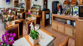 Hotel Jaguar Oporto - is Near the Metro has Free Parking and a Free Shuttle Service between the Airport and the Hotel from 7AM to 8PM - Restaurant